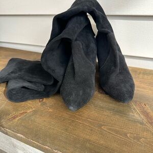 Chic Black Suede Pointed Toe Boots